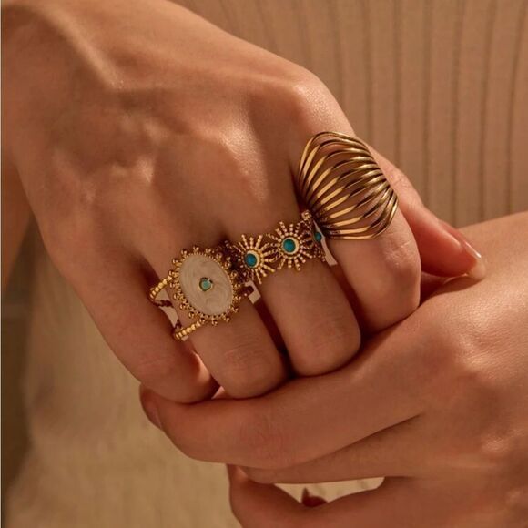 Free People Jewelry - Boho ring set S812